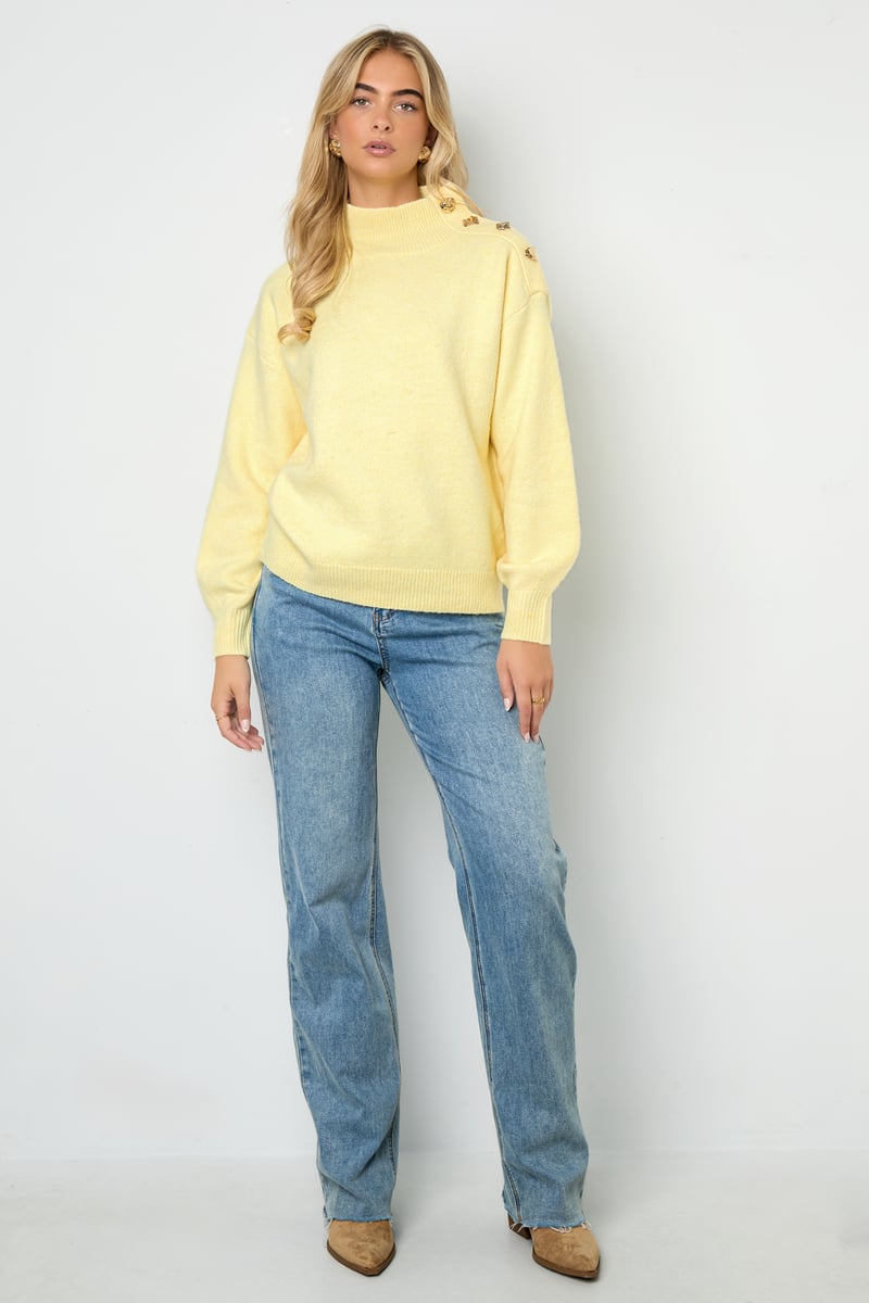 Zoé Sweater Sorea Fashion basic pullover displayed in a simple studio shot.